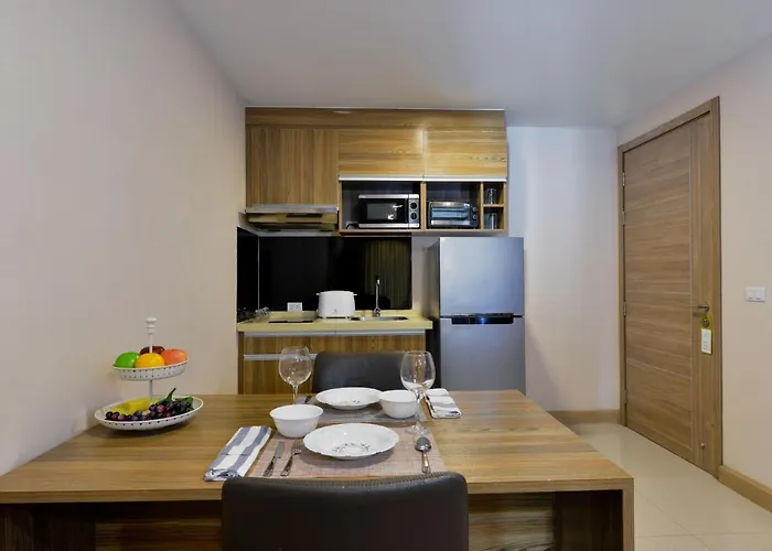 Ramada Tenn Ekamai Hotel 3*