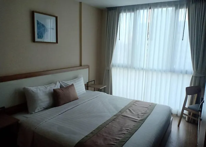 Ramada Tenn Ekamai