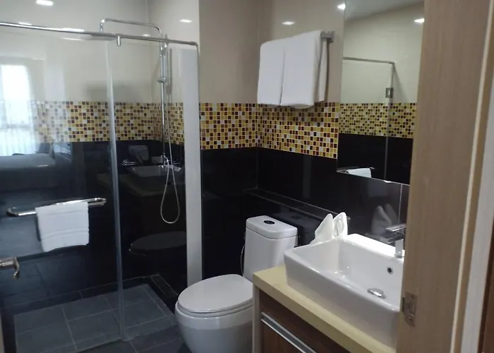 Ramada Tenn Ekamai Hotel