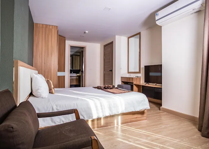 Ramada Tenn Ekamai Hotel 3*