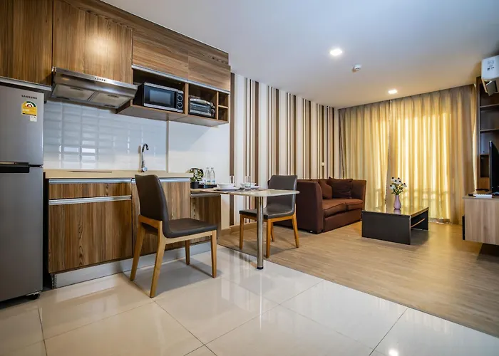 Hotel Ramada Tenn Ekamai