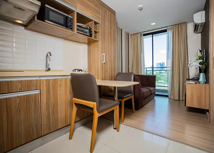 Ramada Tenn Ekamai Hotel