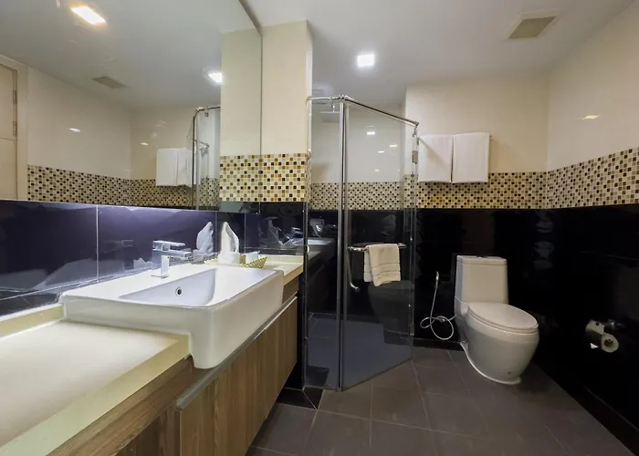 Hotel Ramada Tenn Ekamai